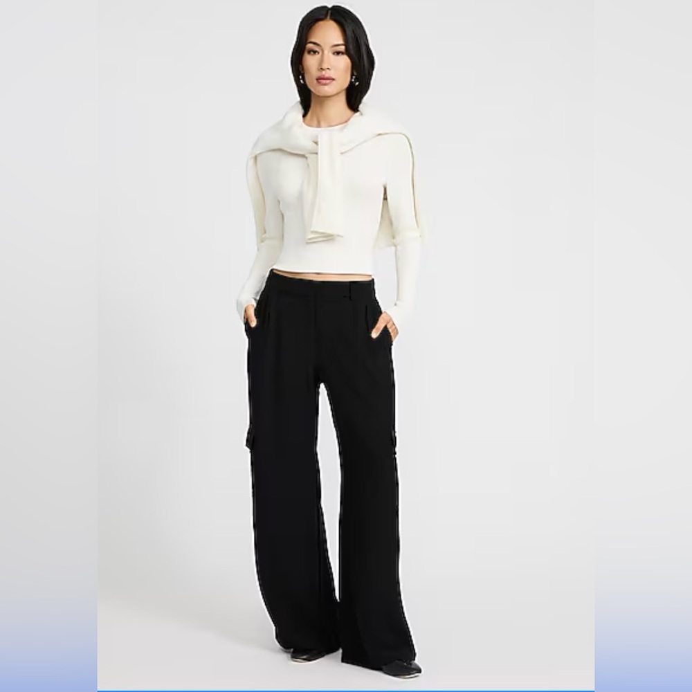 Express Women’s Black Wide-Leg Cargo trouser